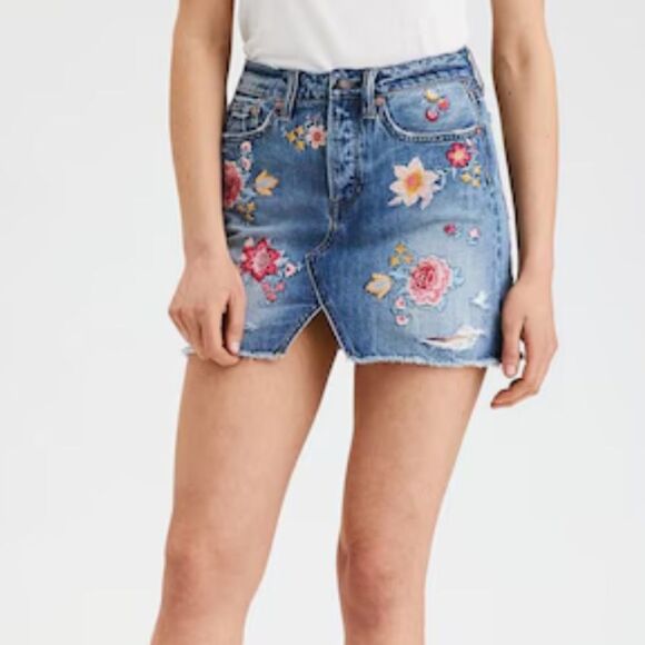 NWT American Eagle Outfitters Denim Embellished Mini Skirt Size 4 - Picture 12 of 12